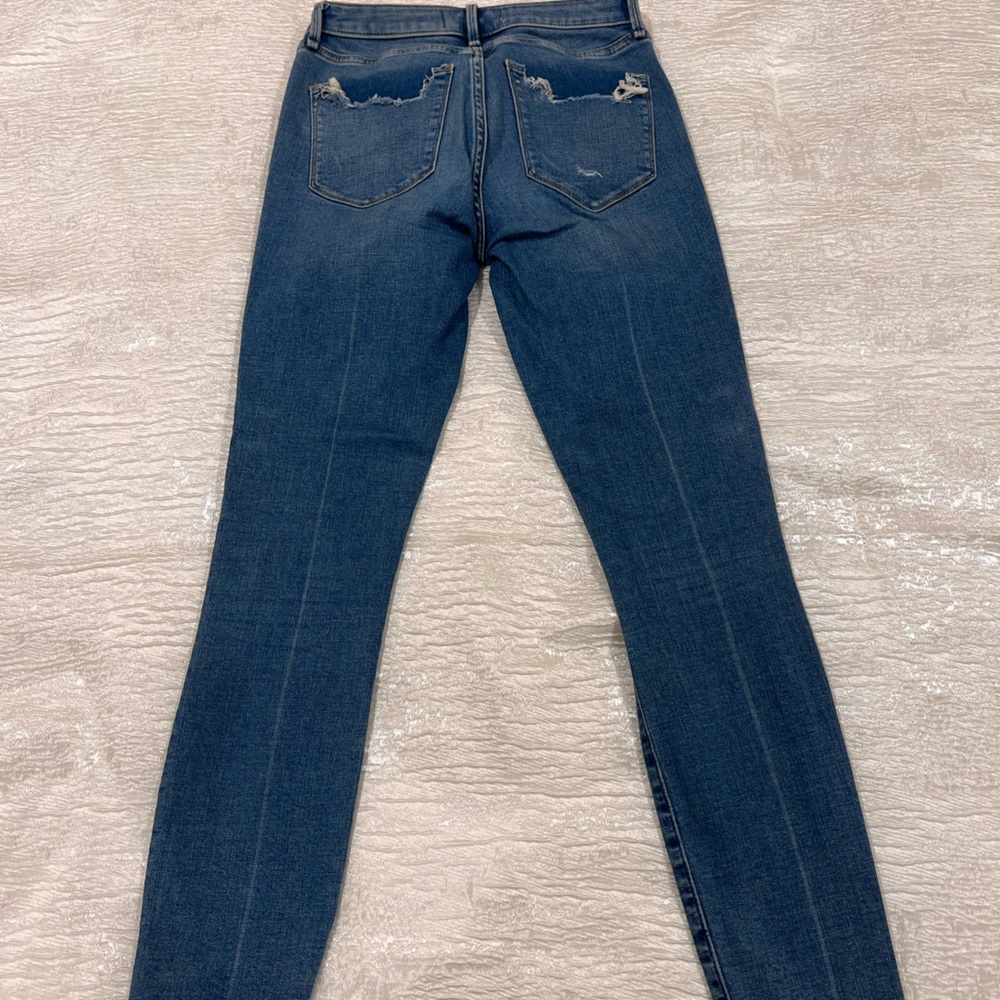 Worn couple times like new starchy jeans!